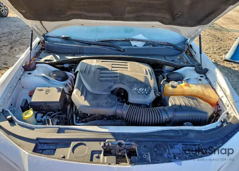 2014 Chrysler 300C Luxury z USA, uszkodzony, nr VIN 2C3CCASG7EH105923